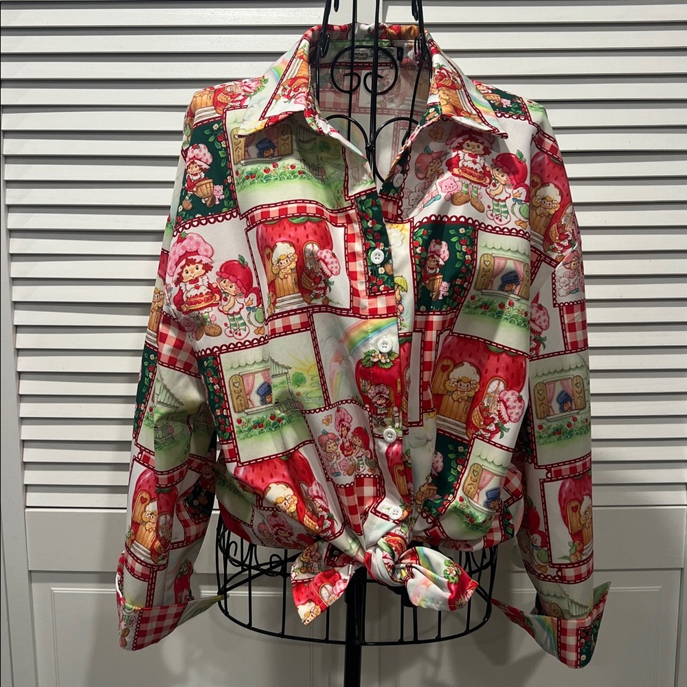 The World Of Strawberry Shortcake Button Down 3/4 Sleeve Adorable Top ππ°π - Picture 10 of 10